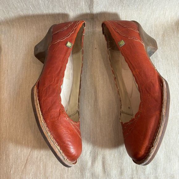 EL NATURALISTA Sz 39 Scalloped Edge Kitten Heel Leather Rubbed Sole Shoes - Picture 9 of 10